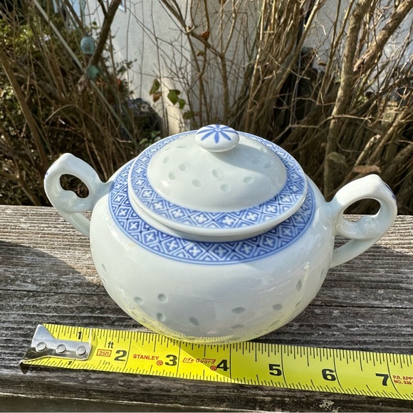 Rice Grain Blue and White Creamer and Sugar- Complements Rice Flower Pattern - Picture 7 of 15